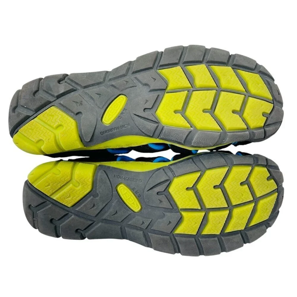 KEEN Big Kids Seacamp II CNX Size 5 Boy Outdoor Sandal Hiking Beach